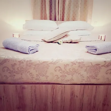 Lake View Akrotiri Apartment *